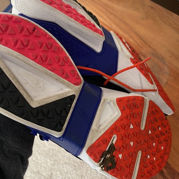 Nike Air Huarache Sneakers - Picture 6 of 7